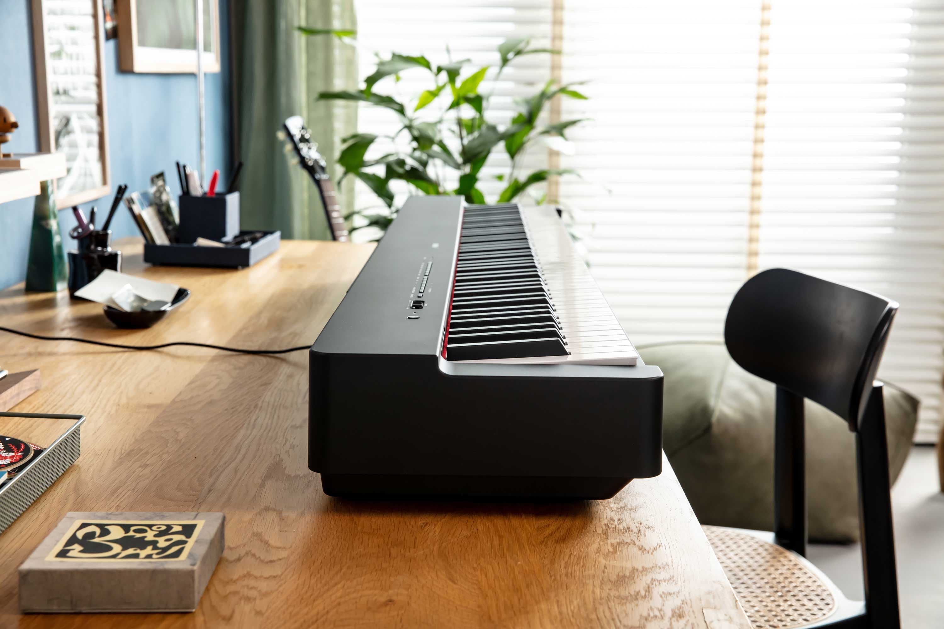 COMBO PIANO DIGITAL YAMAHA P-225 CON ADAPTADOR + BASE K&M 4