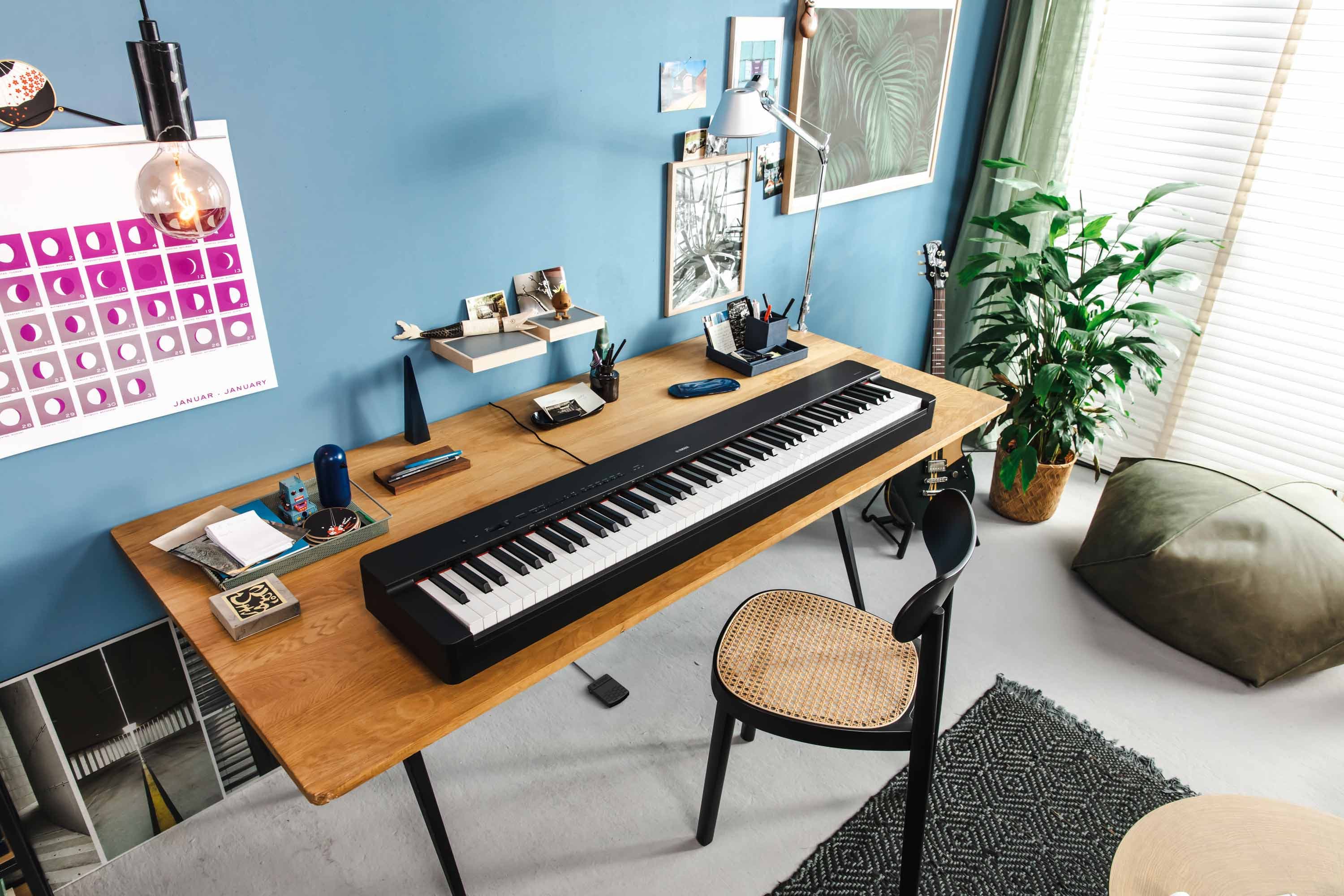 COMBO PIANO DIGITAL YAMAHA P-225 CON ADAPTADOR +SOPORTE DOBLE "X" 2