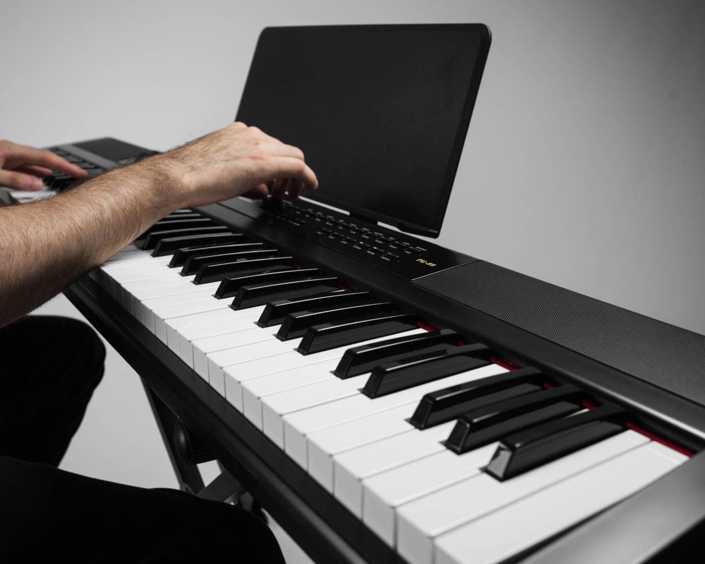 Piano Digital Artesia Pe-88 Negro 5