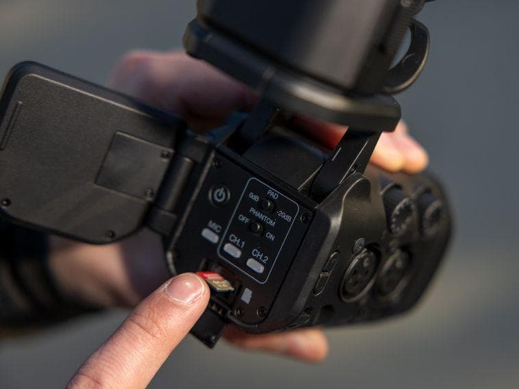 CAMARA DIGITAL ZOOM Q8N-4K /220GL 2