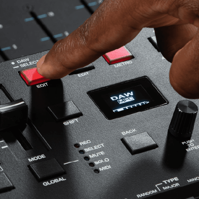 CONTROLADOR MIDI M-AUDIO OXYGENPRO61 7