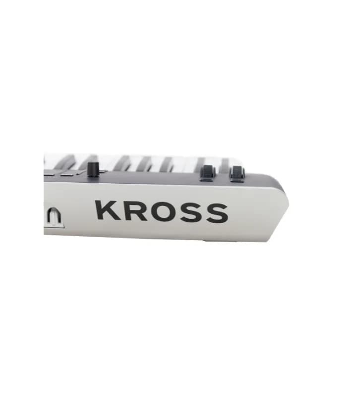 SINTETIZADOR KORG KROSS2-61 DE 61 TECLAS 9