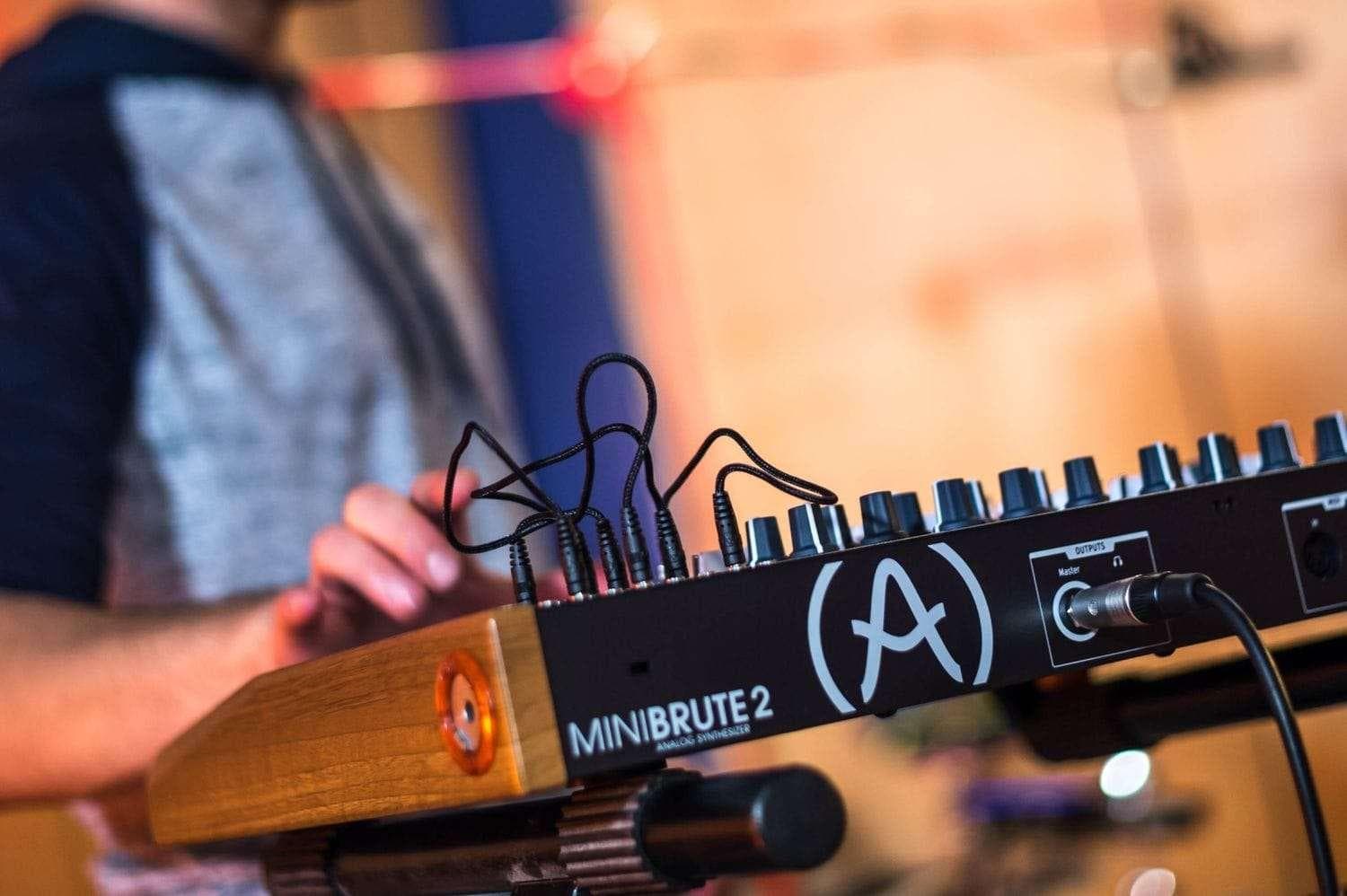 Sintetizador Arturia Minibrute 2 Noir 531003 6