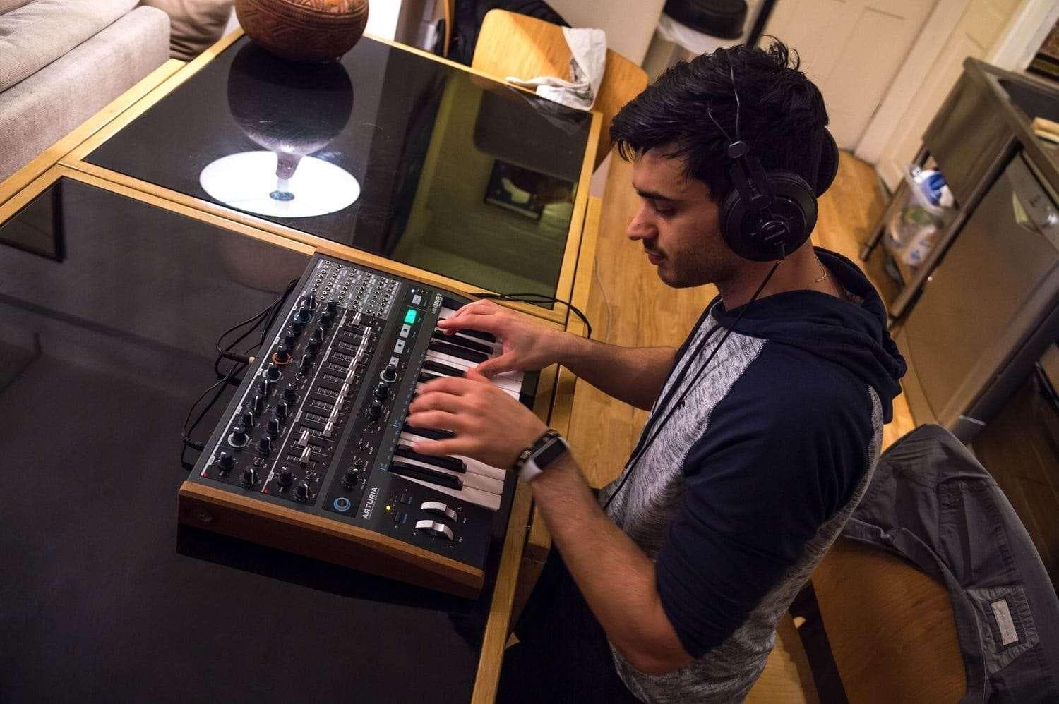 Sintetizador Arturia Minibrute 2 Noir 531003 7