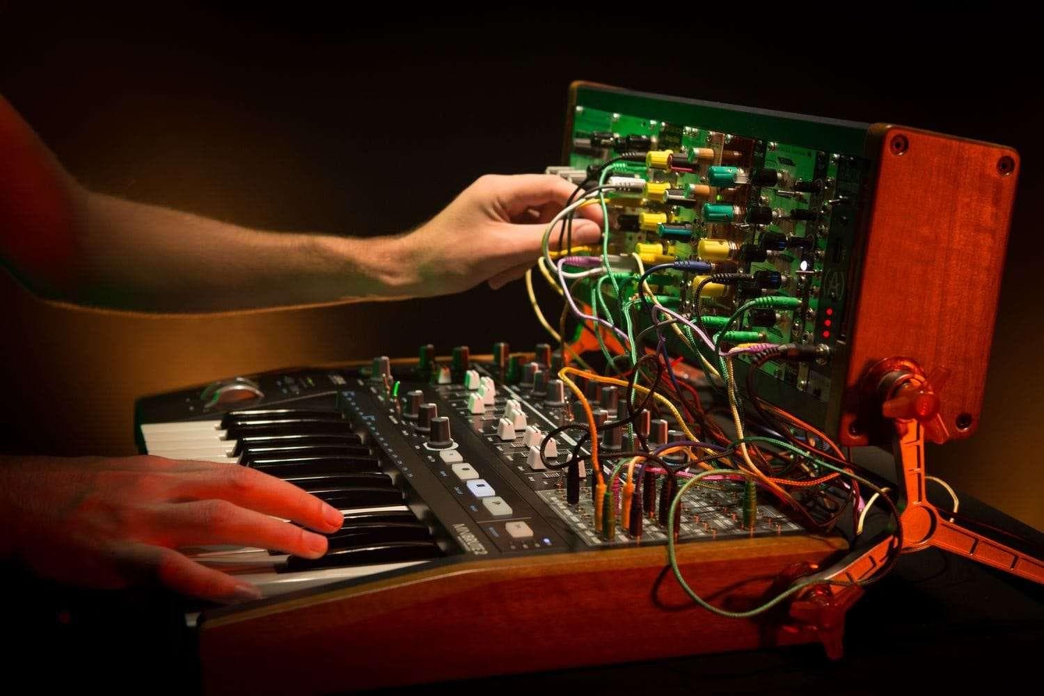Sintetizador Arturia Minibrute 2 Noir 531003 10