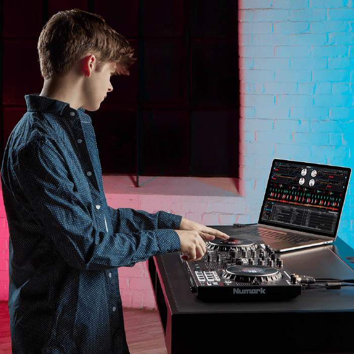 CONTROLADOR DJ NUMARK NS4FX 4 DECKS 9